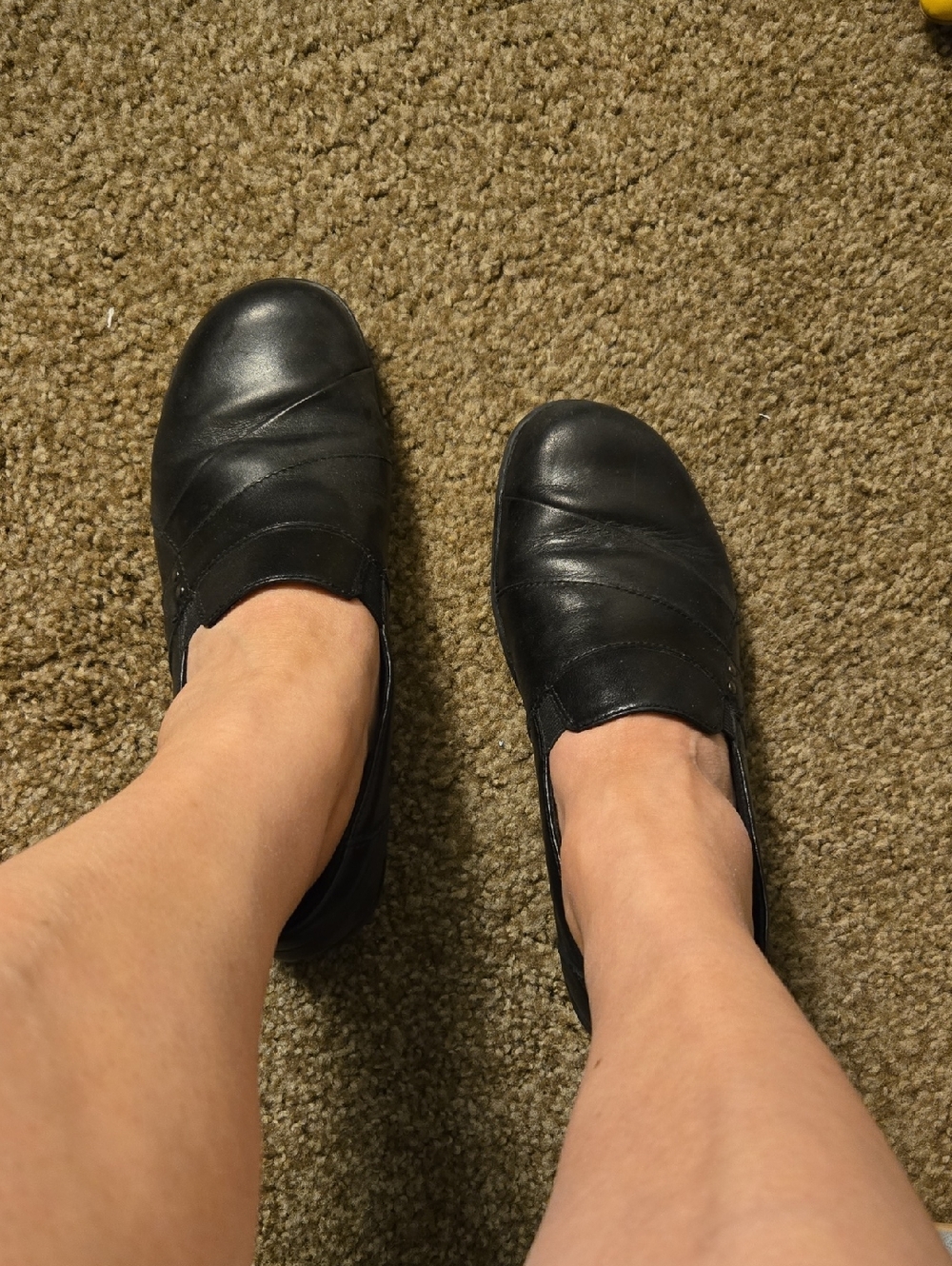 Clarks Black Slip-On Leather Comfort Flats